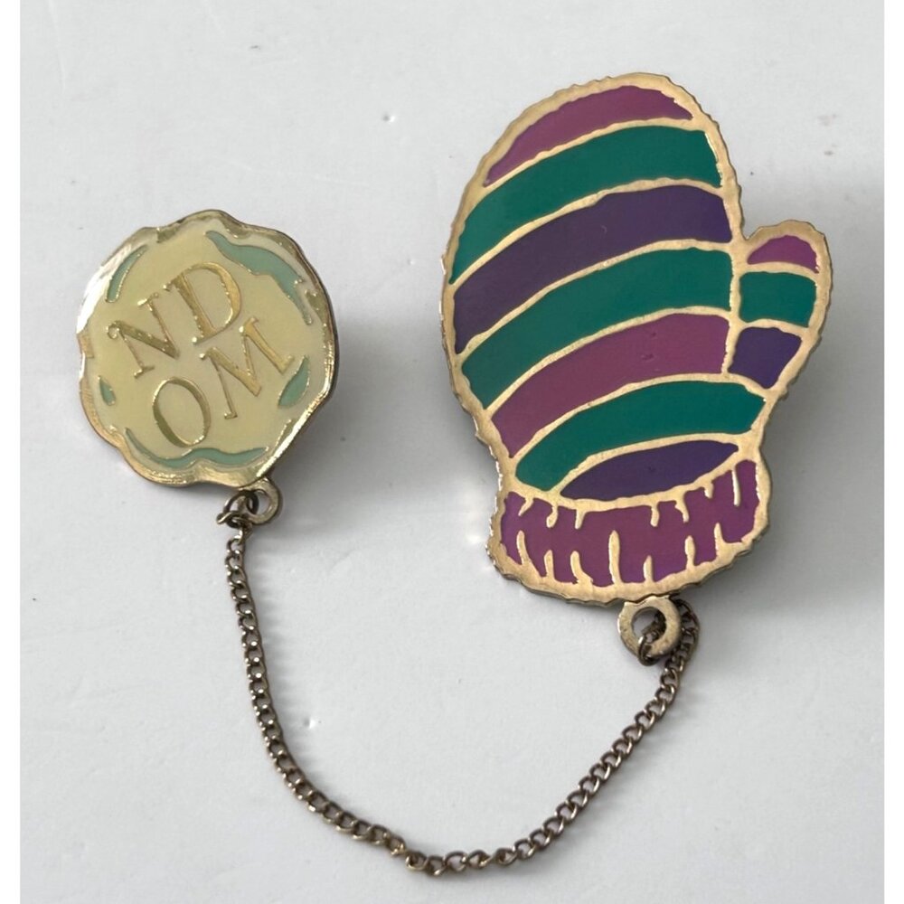 Vintage Odyssey of the Mind Mittens Gloves Snowball North Dakota Lapel Pin